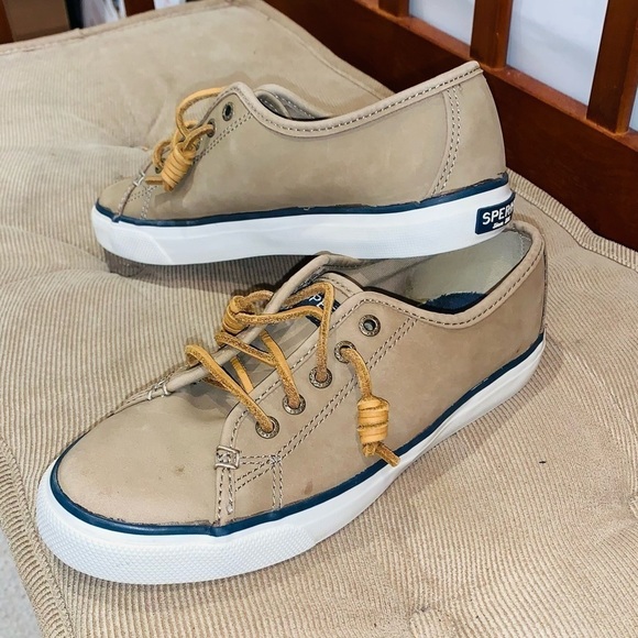 Sperry Shoes - Women Speery Boat Shoes.